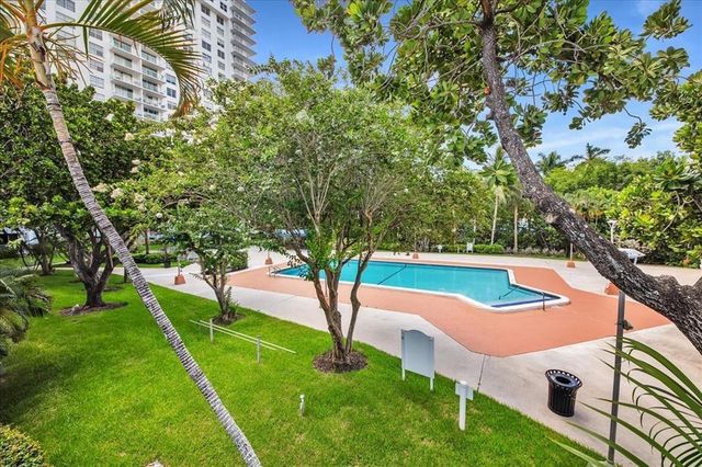 2851 NE 183rd Street 1903, North Miami Beach, FL 33160