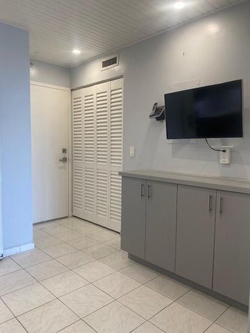 2851 NE 183rd Street 1903, North Miami Beach, FL 33160