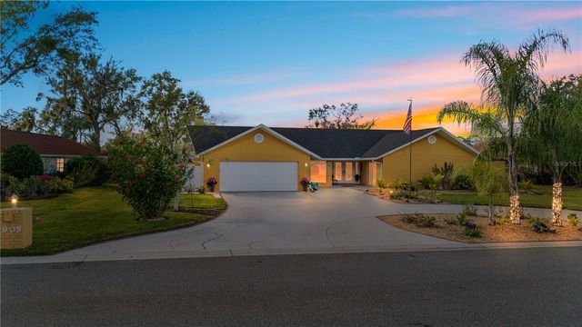 1905 COUNTRY CLUB COURT, Plant City, FL 33566