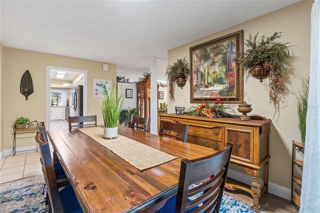 1905 COUNTRY CLUB COURT, Plant City, FL 33566