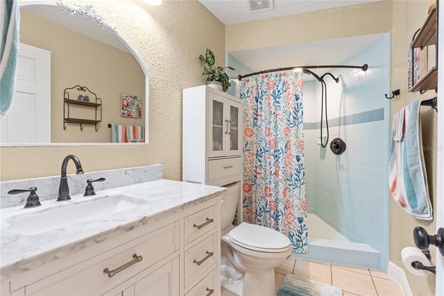 1905 COUNTRY CLUB COURT, Plant City, FL 33566