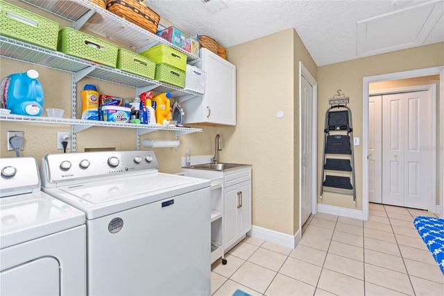 1905 COUNTRY CLUB COURT, Plant City, FL 33566