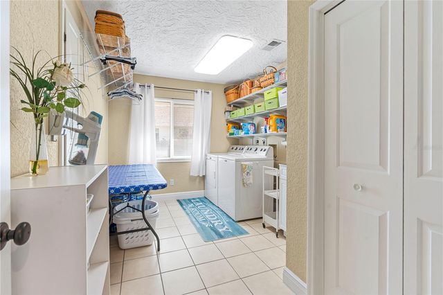 1905 COUNTRY CLUB COURT, Plant City, FL 33566