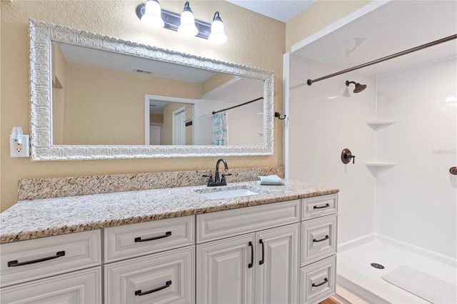 1905 COUNTRY CLUB COURT, Plant City, FL 33566