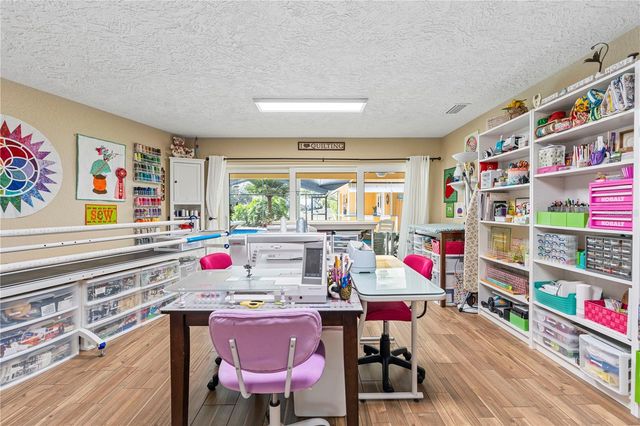 1905 COUNTRY CLUB COURT, Plant City, FL 33566