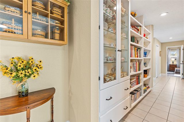 1905 COUNTRY CLUB COURT, Plant City, FL 33566