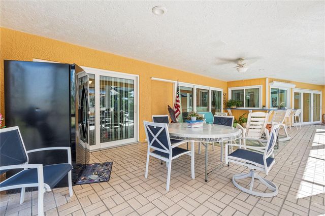 1905 COUNTRY CLUB COURT, Plant City, FL 33566