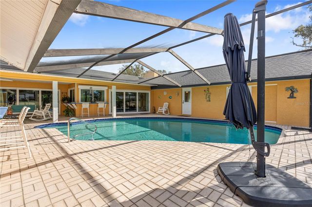 1905 COUNTRY CLUB COURT, Plant City, FL 33566