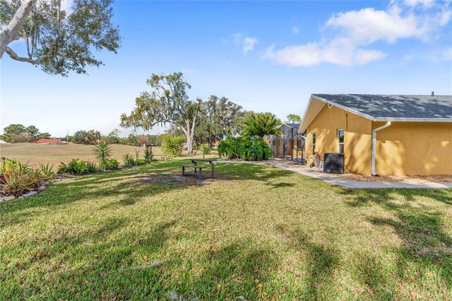 1905 COUNTRY CLUB COURT, Plant City, FL 33566