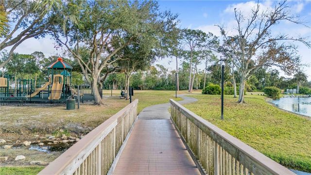 1905 COUNTRY CLUB COURT, Plant City, FL 33566