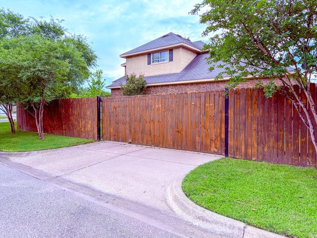 1504 Wade Street, Corsicana, TX 75110