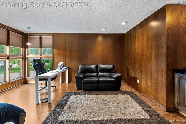 4994 Lake Bluff Road Road, West Bloomfield, MI 48323
