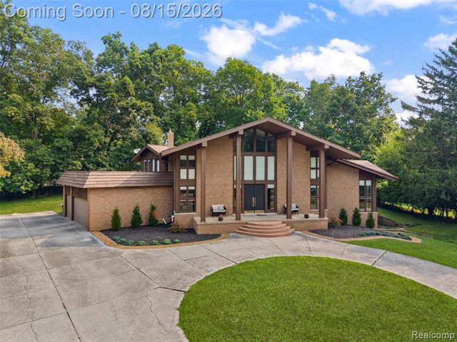 4994 Lake Bluff Road Road, West Bloomfield, MI 48323