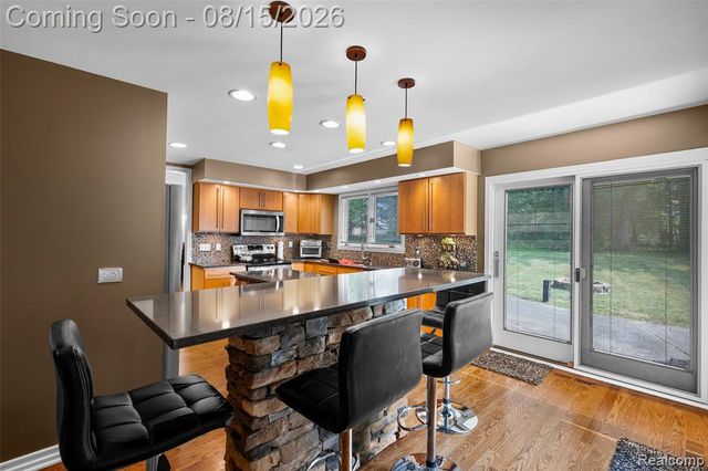 4994 Lake Bluff Road Road, West Bloomfield, MI 48323