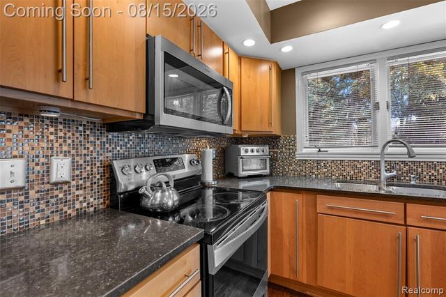 4994 Lake Bluff Road Road, West Bloomfield, MI 48323