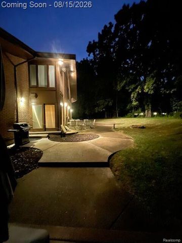 4994 Lake Bluff Road Road, West Bloomfield, MI 48323