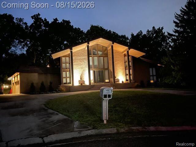 4994 Lake Bluff Road Road, West Bloomfield, MI 48323