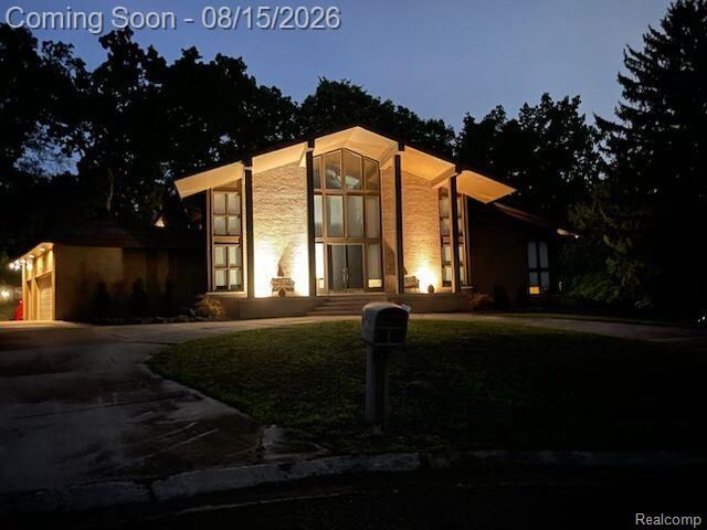 4994 Lake Bluff Road Road, West Bloomfield, MI 48323