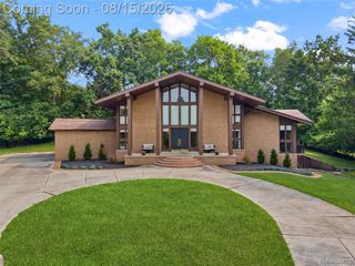 4994 Lake Bluff Road Road, West Bloomfield, MI 48323