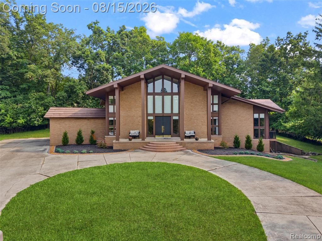 4994 Lake Bluff Road Road, West Bloomfield, MI 48323