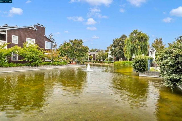 221 Bayside Ct, Richmond, CA 94804