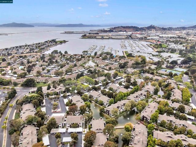 221 Bayside Ct, Richmond, CA 94804