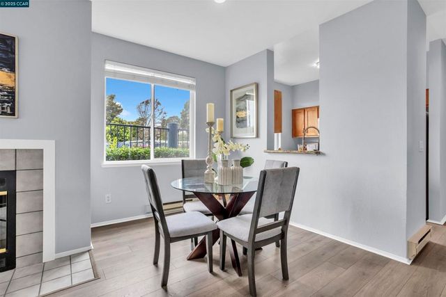 221 Bayside Ct, Richmond, CA 94804