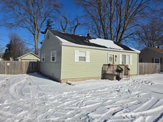 1909 Minnie Street, Port Huron Twp, MI 48060
