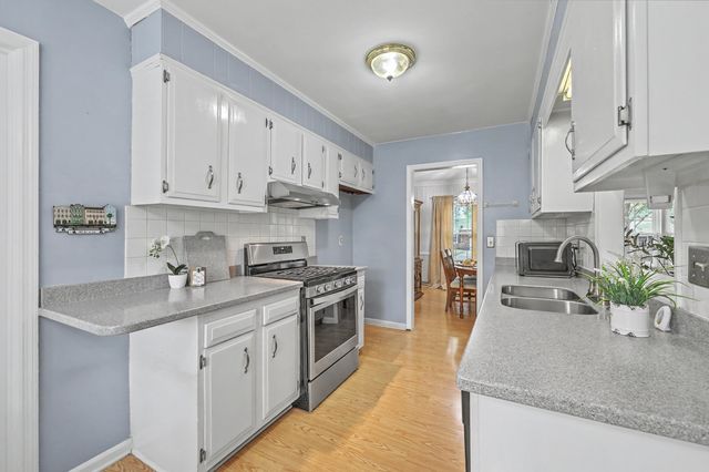 8465 Yorkshire Lane, North Charleston, SC 29406