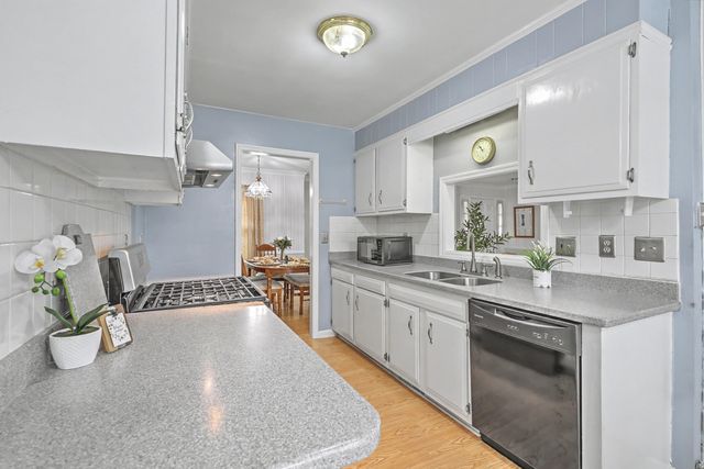 8465 Yorkshire Lane, North Charleston, SC 29406