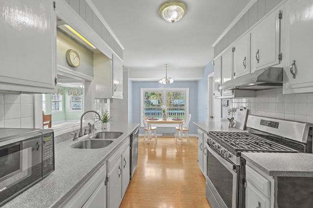 8465 Yorkshire Lane, North Charleston, SC 29406