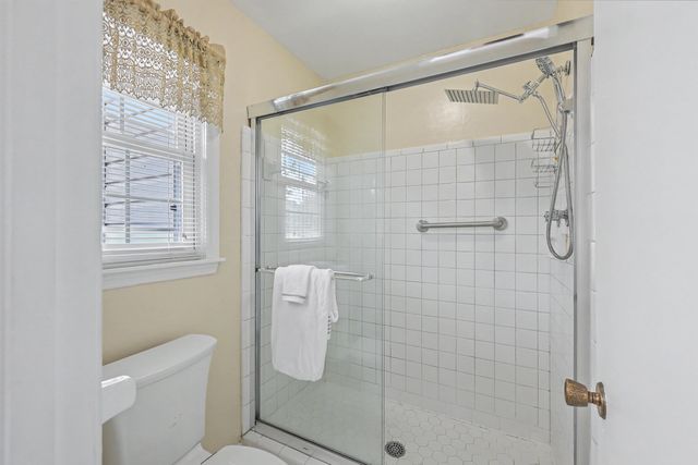 8465 Yorkshire Lane, North Charleston, SC 29406