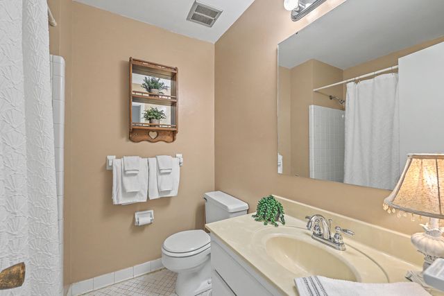 8465 Yorkshire Lane, North Charleston, SC 29406