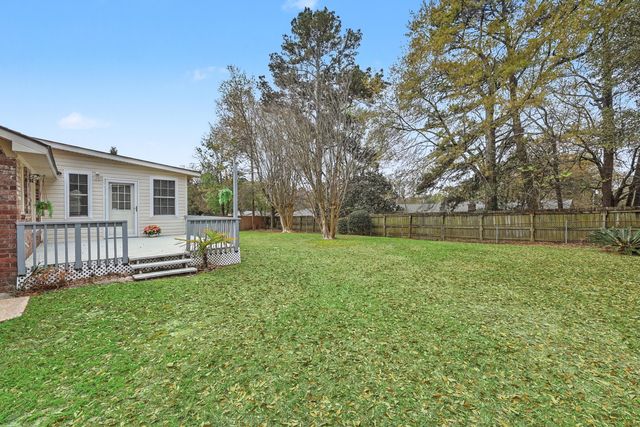 8465 Yorkshire Lane, North Charleston, SC 29406