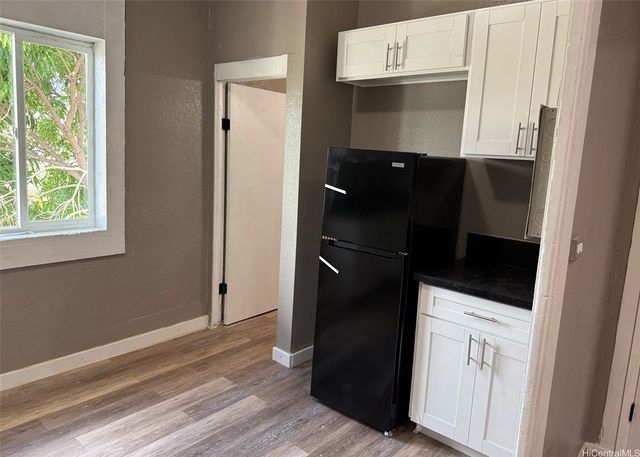 1178 N King Street, Honolulu, HI 96817