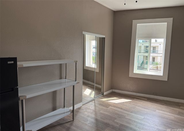 1178 N King Street, Honolulu, HI 96817