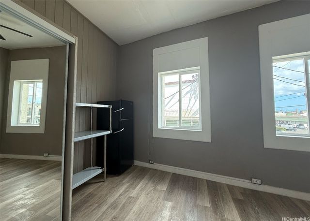 1178 N King Street, Honolulu, HI 96817