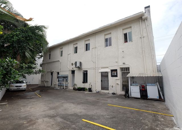 1178 N King Street, Honolulu, HI 96817