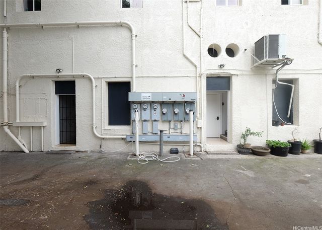 1178 N King Street, Honolulu, HI 96817