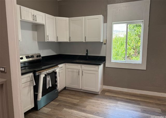 1178 N King Street, Honolulu, HI 96817