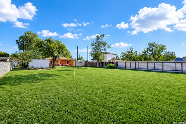 1206 W VILLARET BLVD, San Antonio, TX 78224
