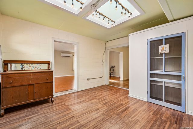 1206 W VILLARET BLVD, San Antonio, TX 78224