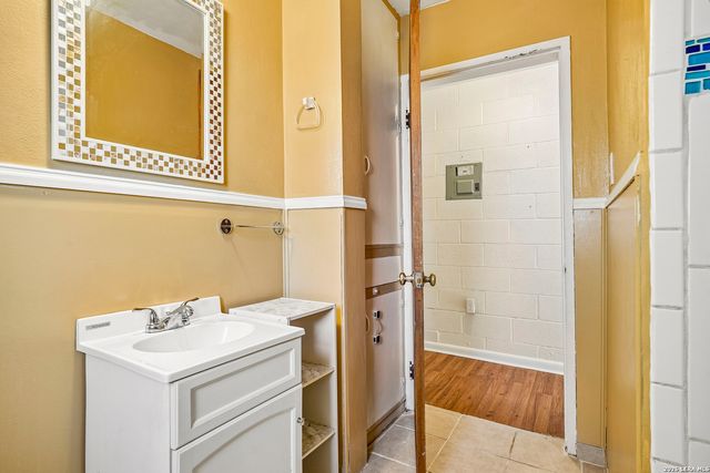 1206 W VILLARET BLVD, San Antonio, TX 78224