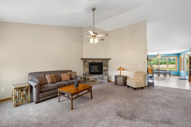 211 Windmill LANE, Walworth, WI 53184
