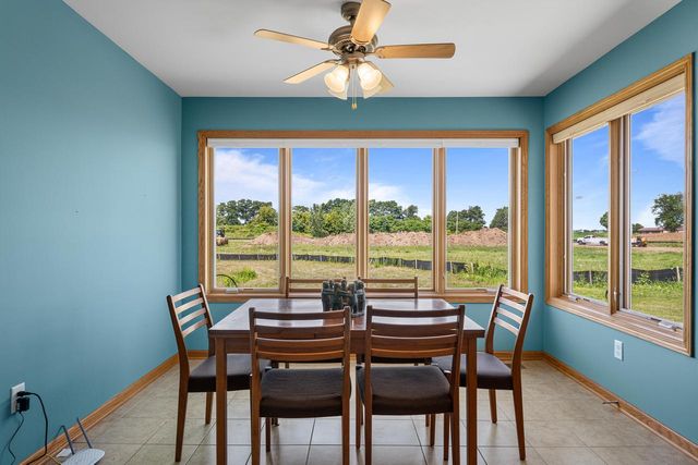 211 Windmill LANE, Walworth, WI 53184