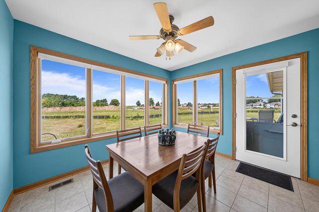 211 Windmill LANE, Walworth, WI 53184