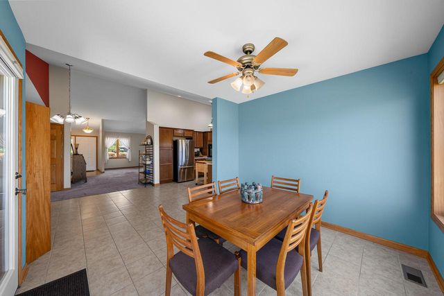 211 Windmill LANE, Walworth, WI 53184