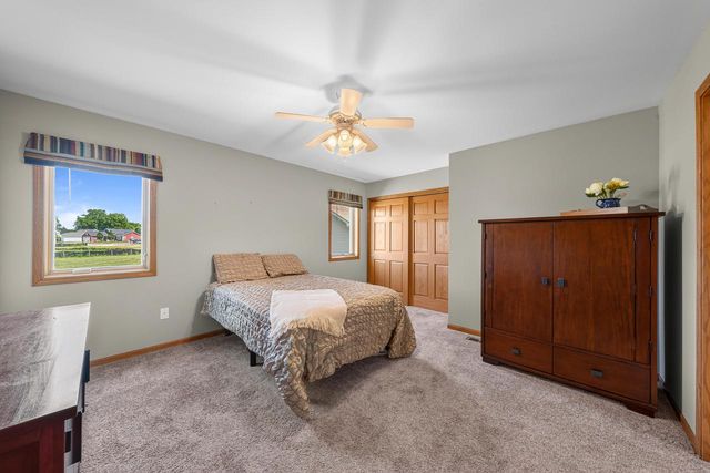 211 Windmill LANE, Walworth, WI 53184