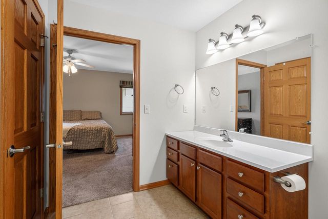211 Windmill LANE, Walworth, WI 53184