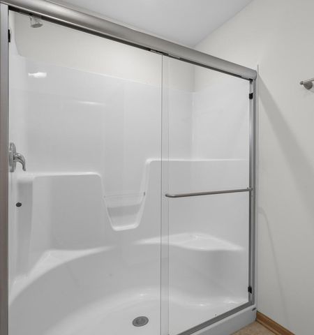 211 Windmill LANE, Walworth, WI 53184